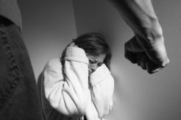 Nghiên cứu tìm hiểu thái độ của phụ nữ và nam giới đối với bạo lực bạn tình (IPV)