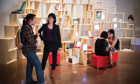 Trưng bày Những ngăn tủ trên tạp chí The Word 