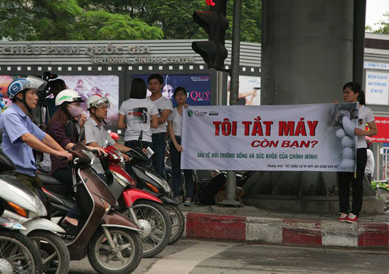 Nghiên cứu tắt động cơ xe máy khi dừng đèn đỏ