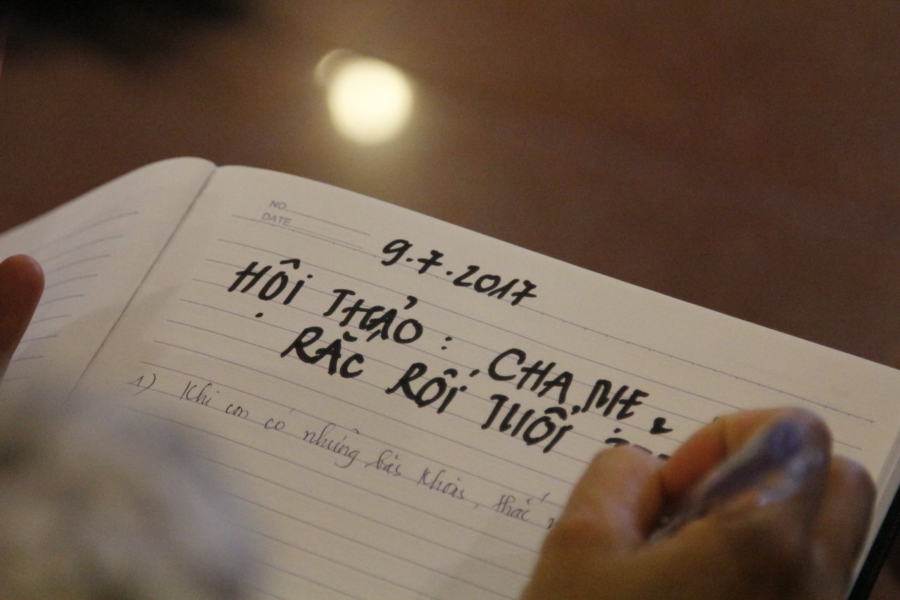 Gỡ rối tuổi teen thông qua tăng cường trao đổi với con