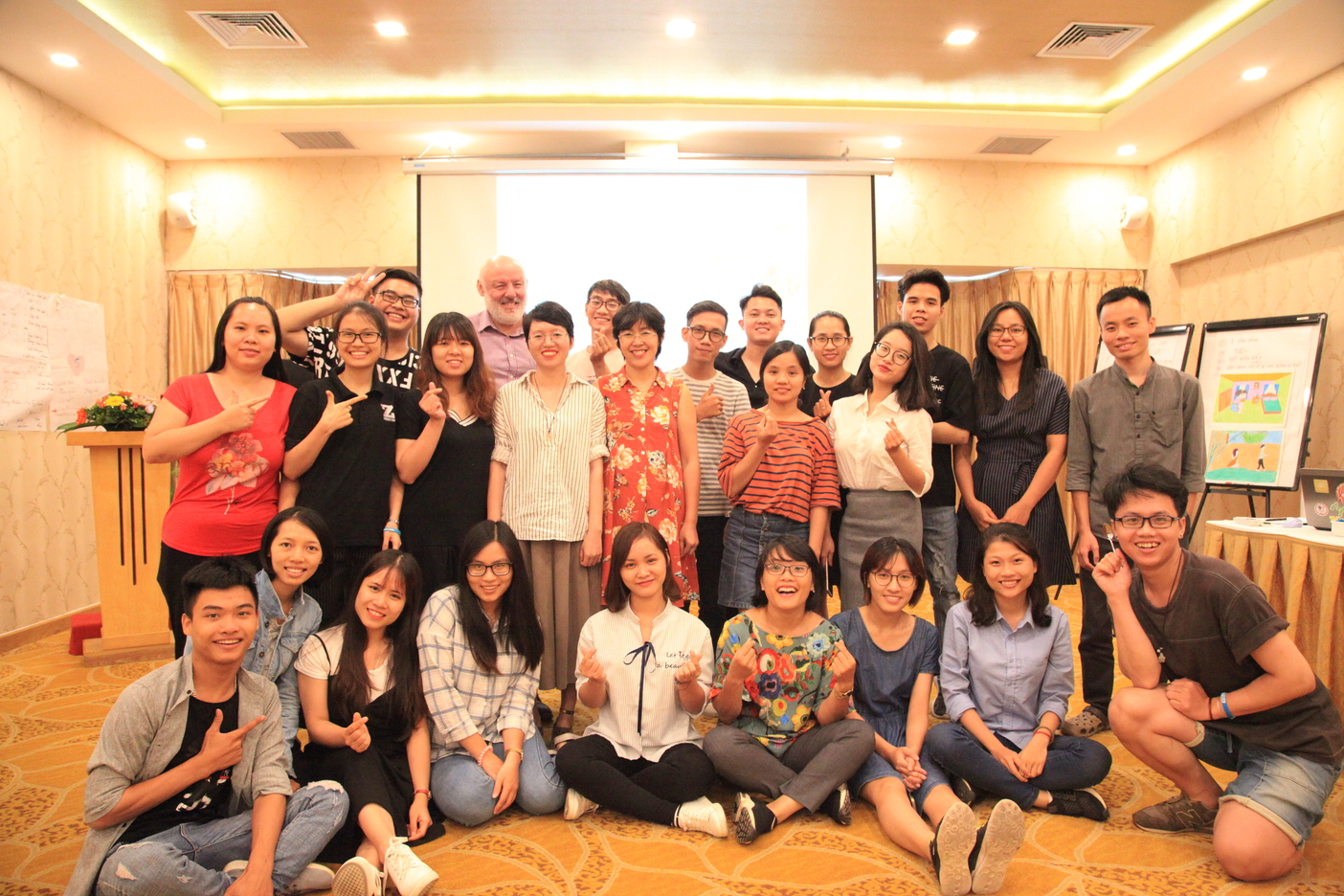 Diễn đàn kết nối thanh niên hoạt động về Sức khỏe sinh sản, tình dục và Quyền