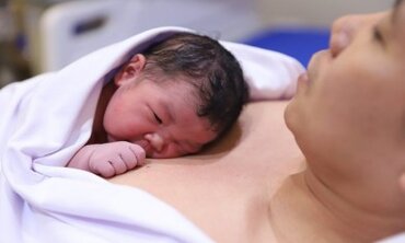 Người chồng cần làm những gì khi chăm sóc vợ ngay sau sinh?