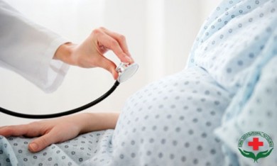 Khi đi khám thai, phụ nữ mang thai thường được khám như thế nào?